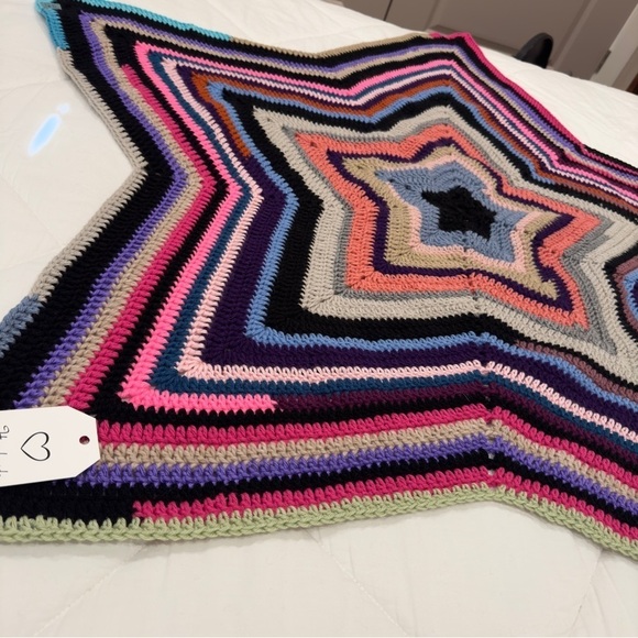 NWT Handmade Crochet Star Blanket 44” - Picture 7 of 8